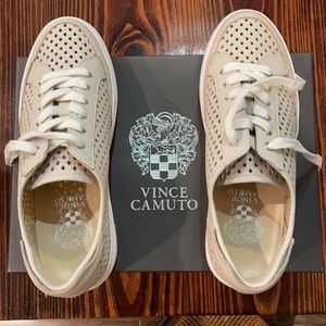 VINCE CAMUTO platform tennis shoe